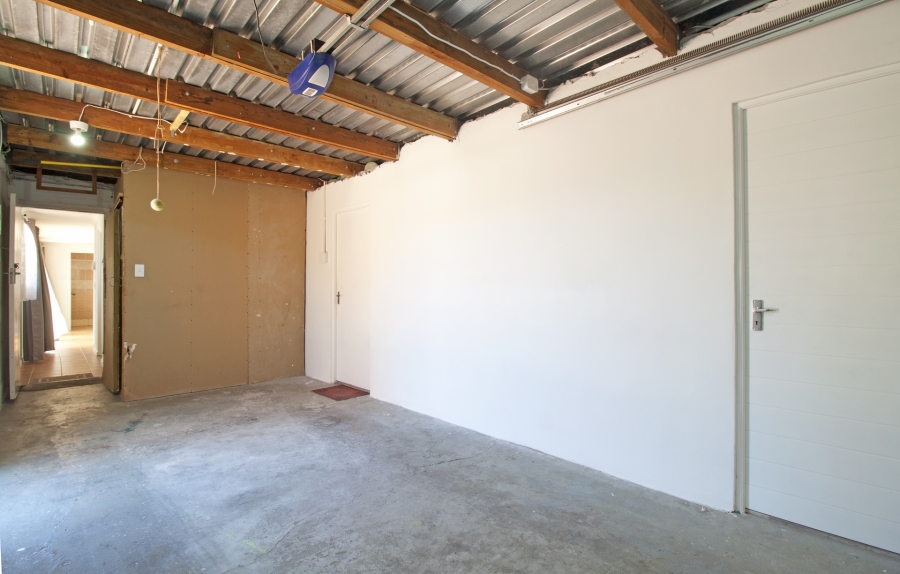 2 Bedroom Property for Sale in Faerie Knowe Western Cape